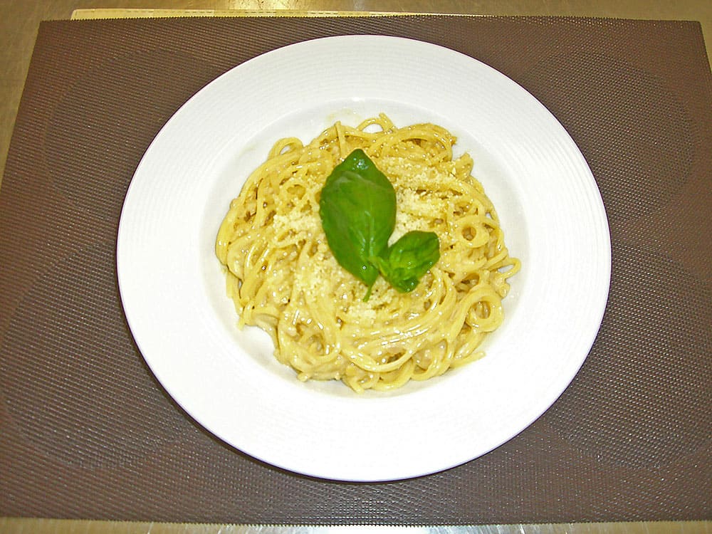 うわてんと納豆のカルボナーラ（聖霊女子短期大学　考案）