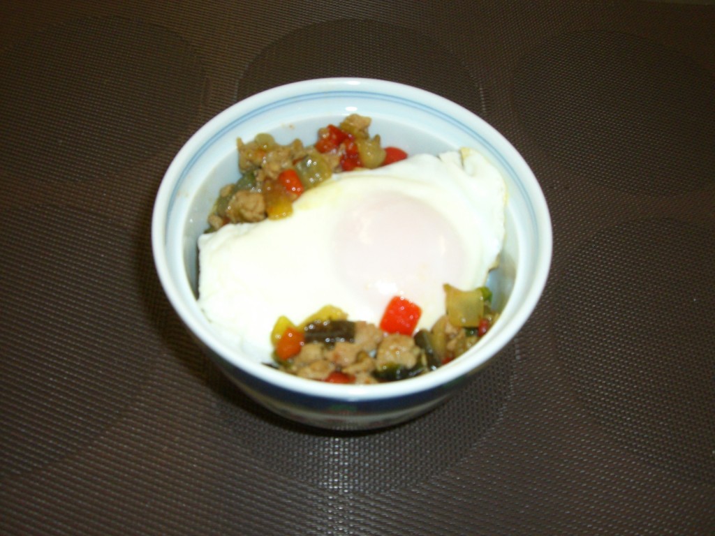 ガバオライス風うわてんスタミナご飯(聖霊女子短期大学 考案)